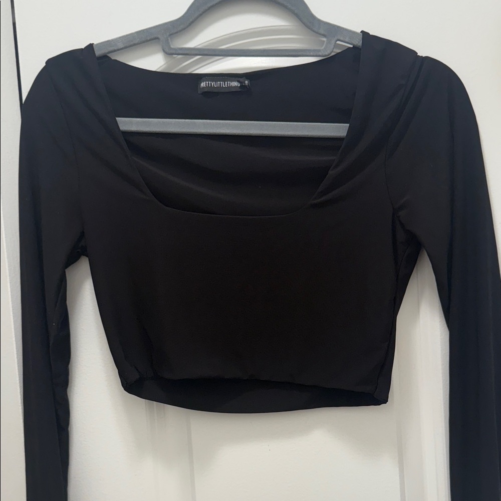 Pretty little thing long sleeve cropped top